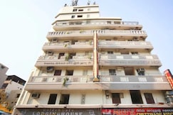 Hotel O Golden Cafe, Chennai