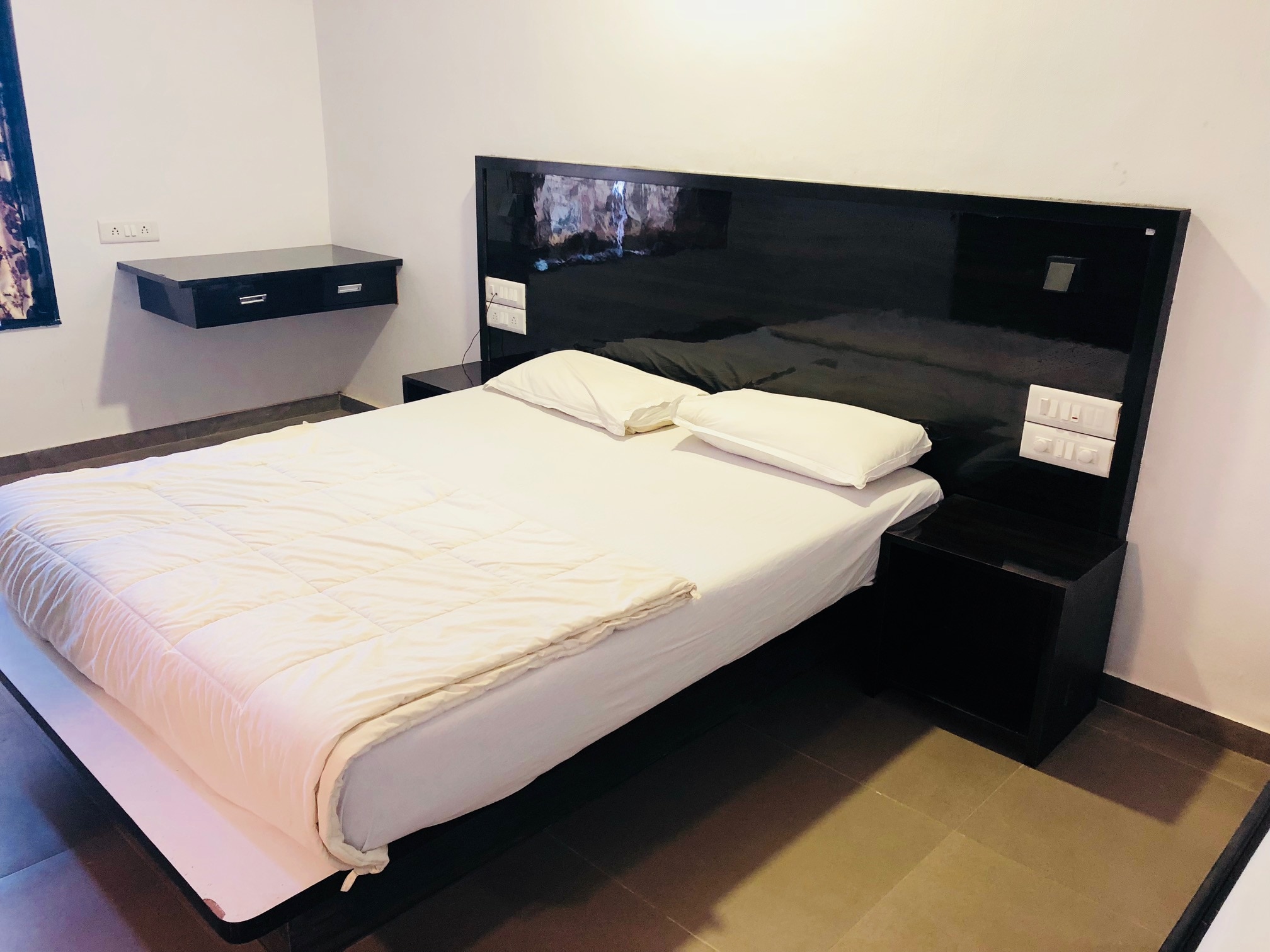 Sea View Hotel ( A beach resort - Alibaug )