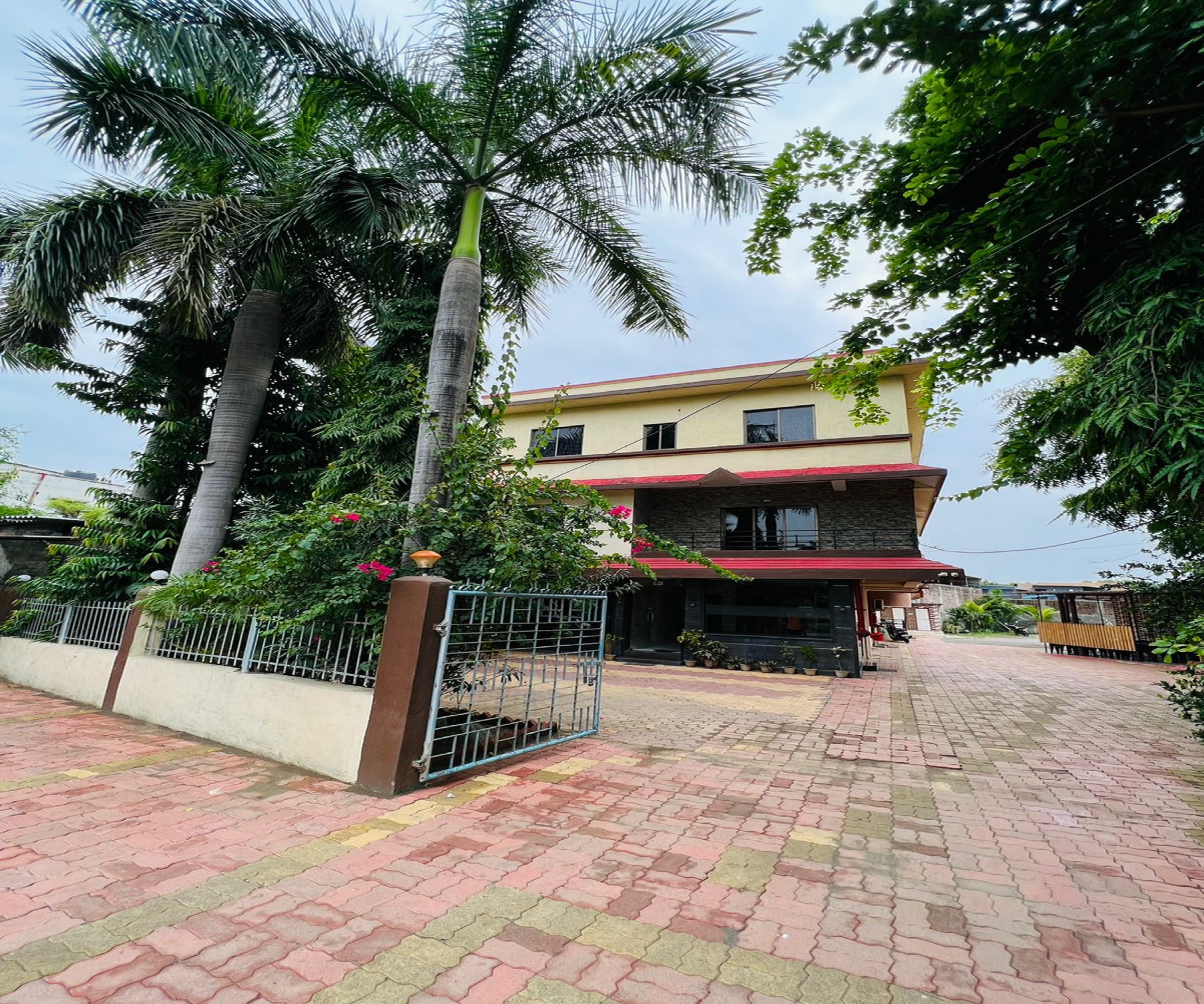 Hotel Sunrise, Daman