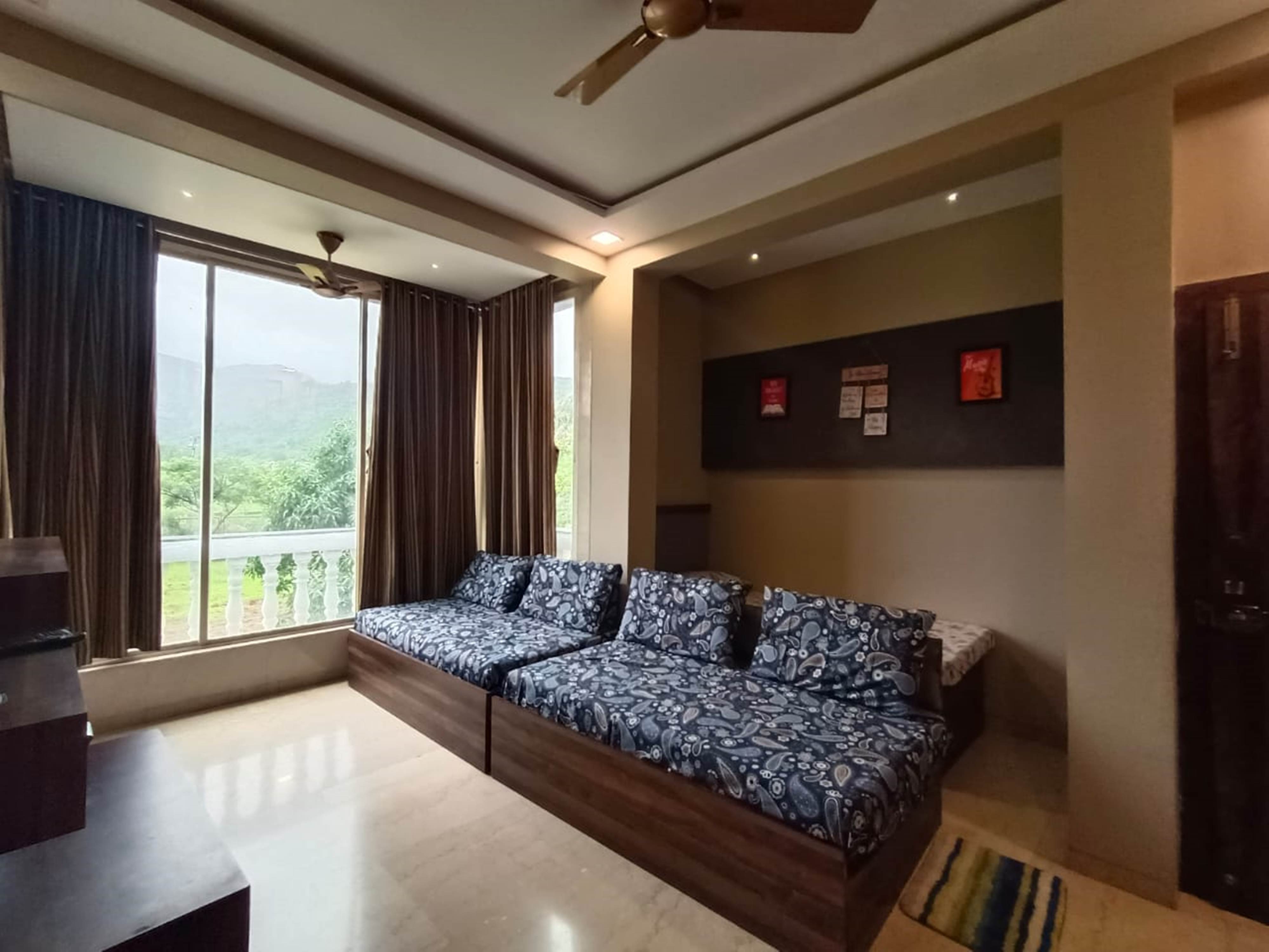 Luxe Studio Apartment - D44 1