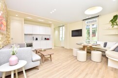 Spacious apartment - 3BR/8P - Moulin Rouge, Paris