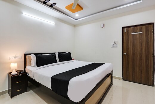Collection O Bhagyalakshmi Suites