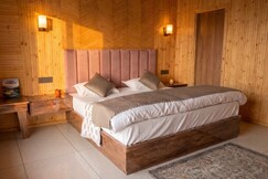 Rustic cabin, Tharali