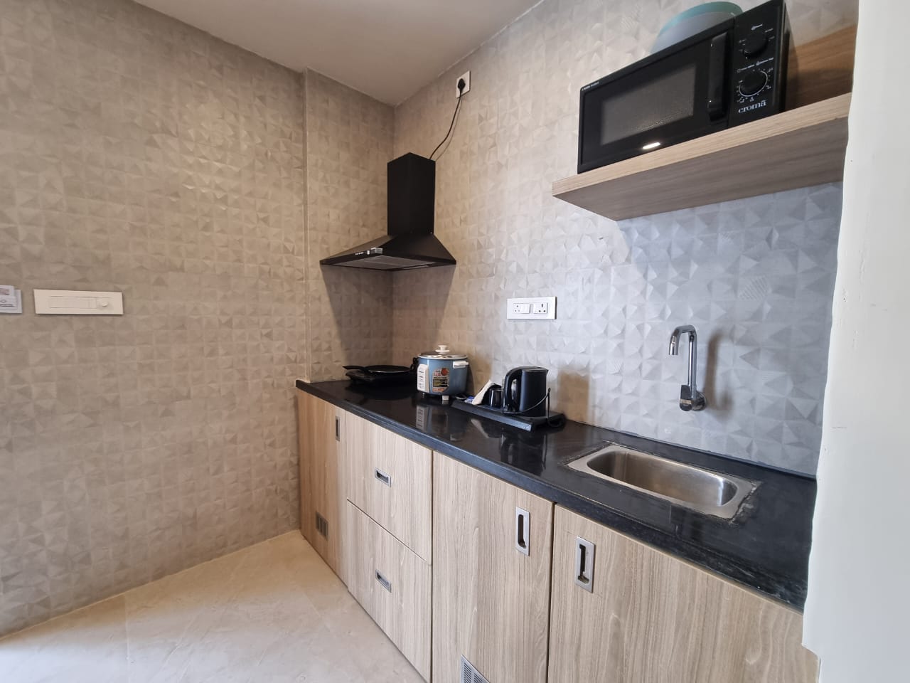 KVP STUDIO ROOMS - HILL VIEW - Tap to explore photos