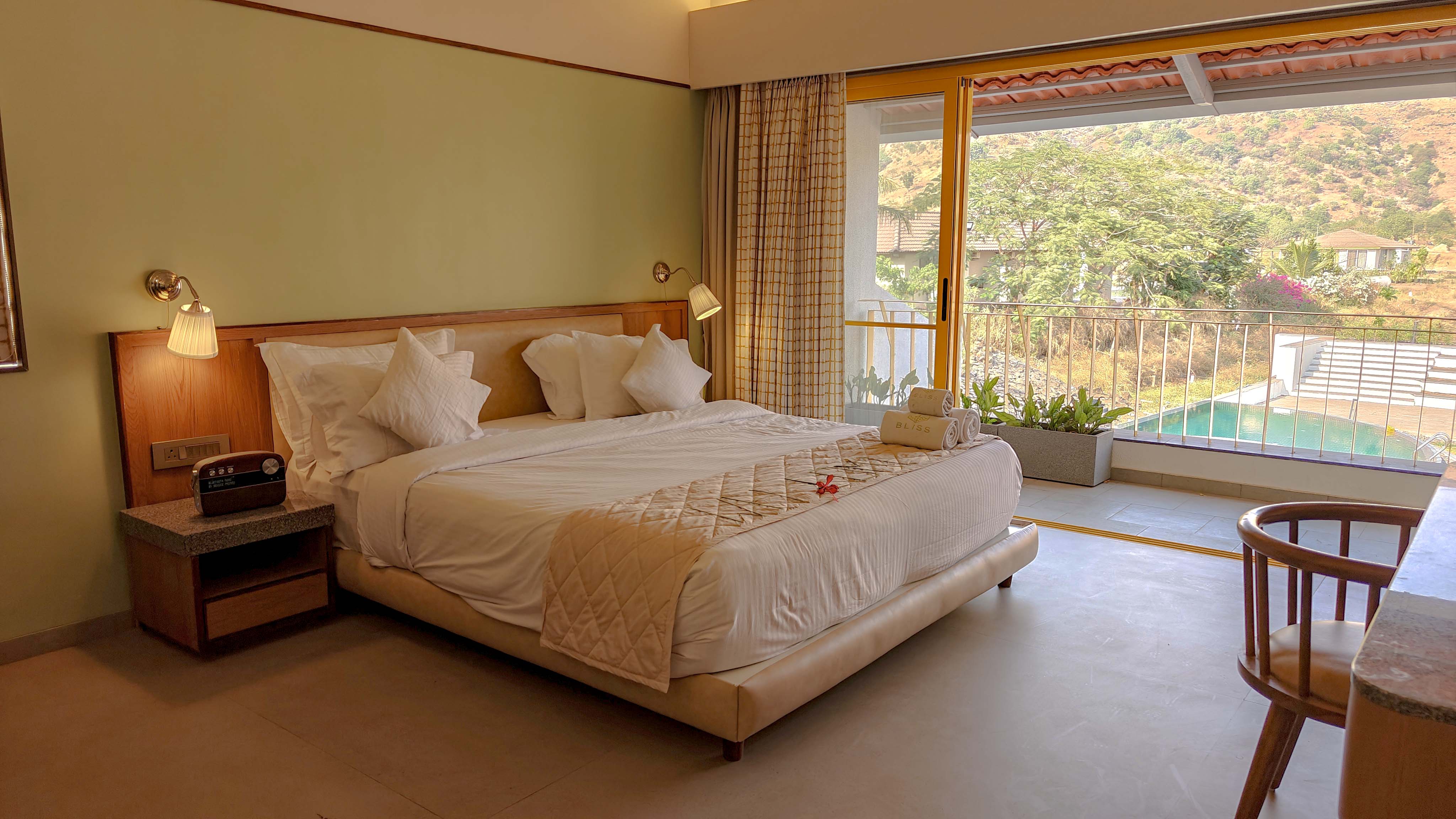 Amora Super Premium Room 1