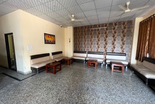 Hotel O by OYO Golden Manor Inn