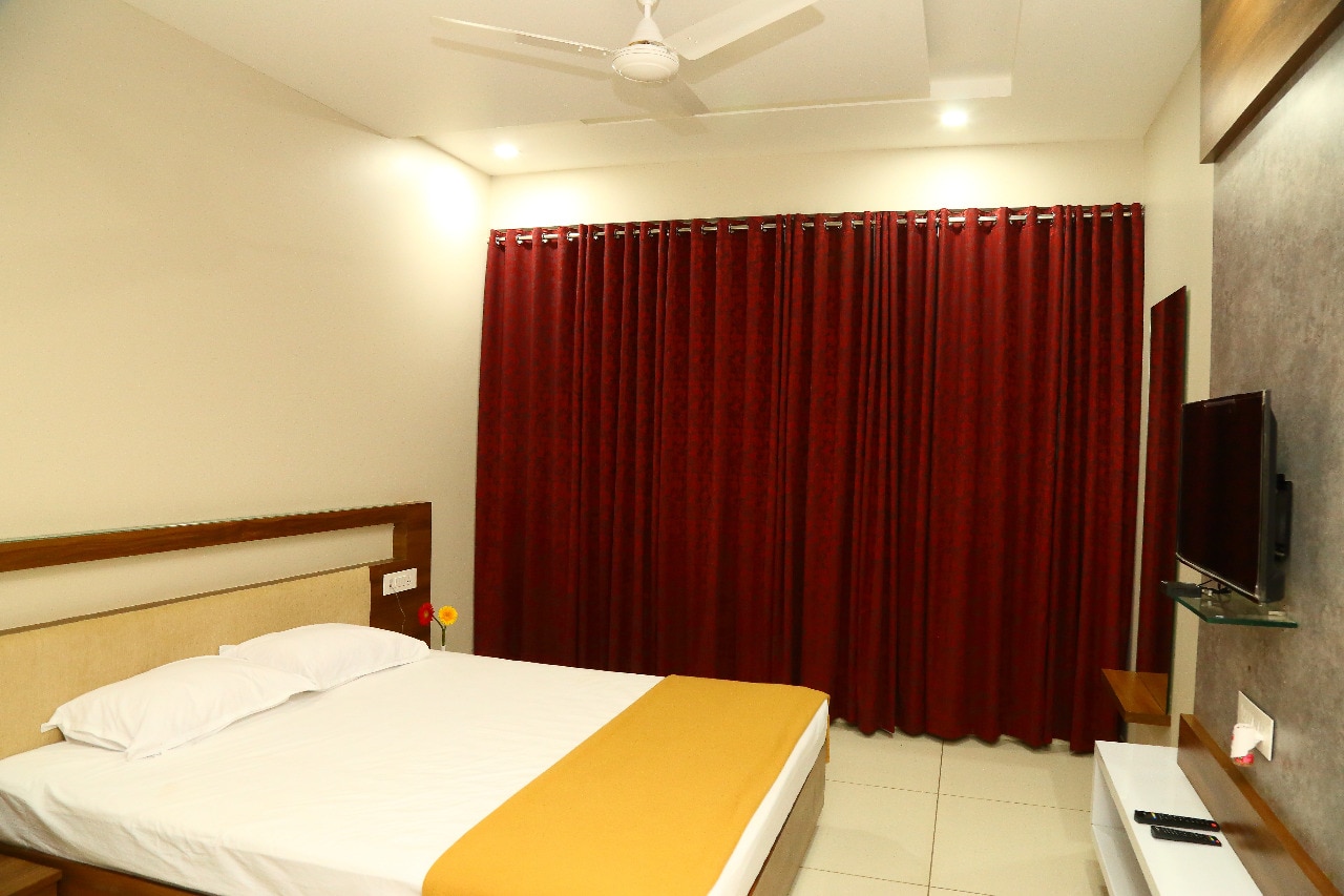 Hotel Triveni Admapur - Tap to explore photos