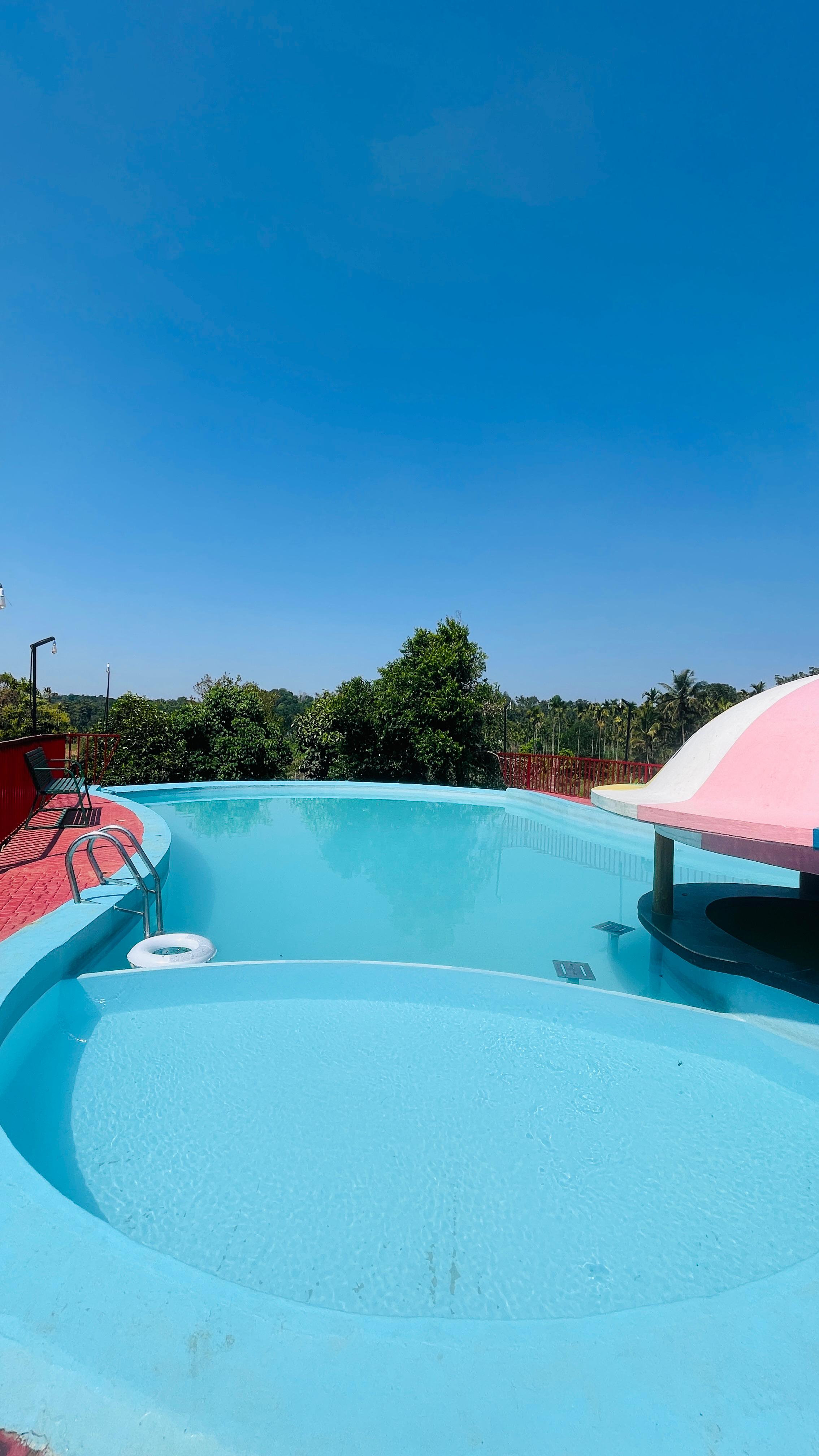 Wayora Villas | Restaurant & Swimming pool - Tap to explore photos