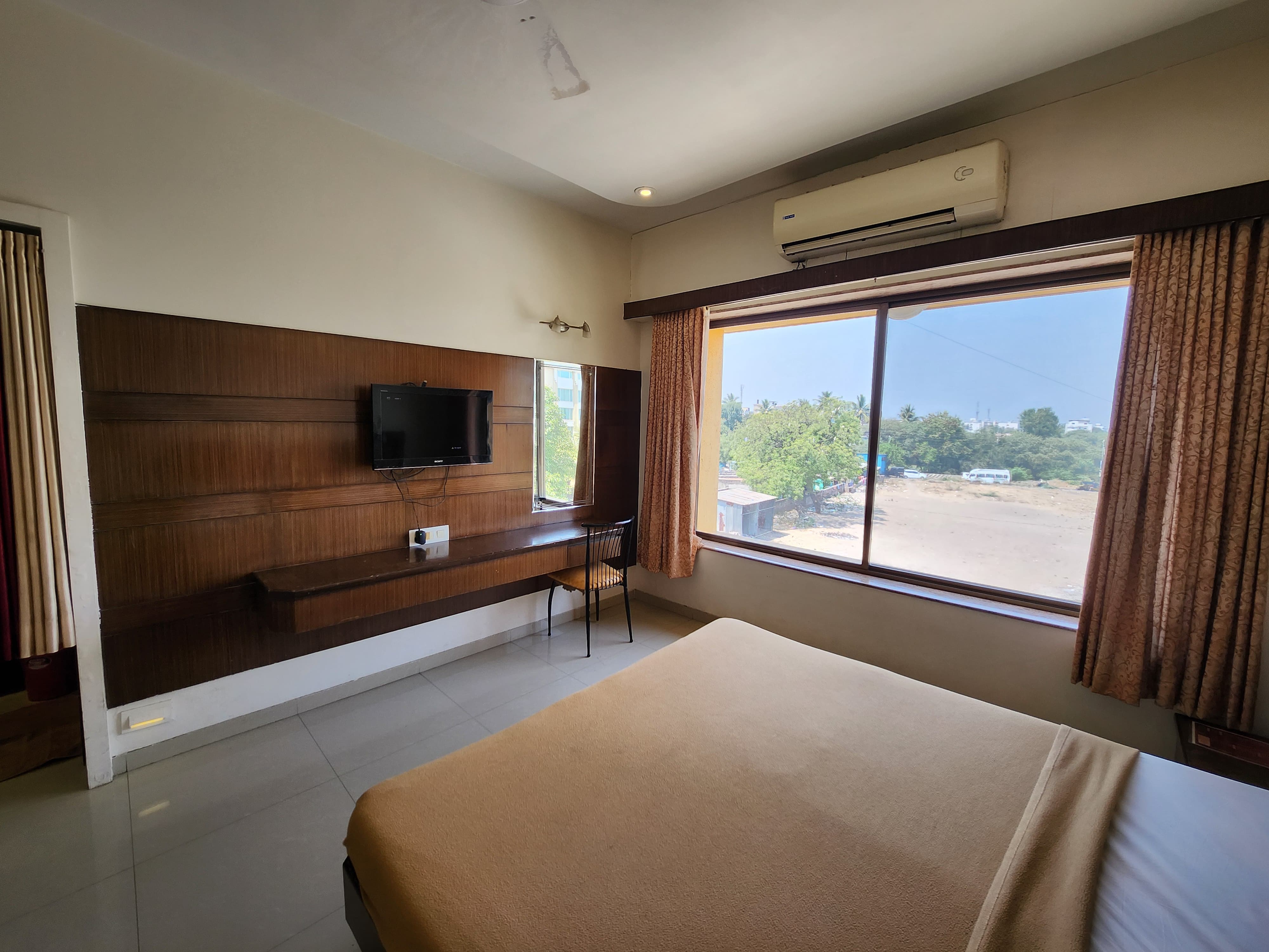 Hotel Mandai Palace - Tap to explore photos
