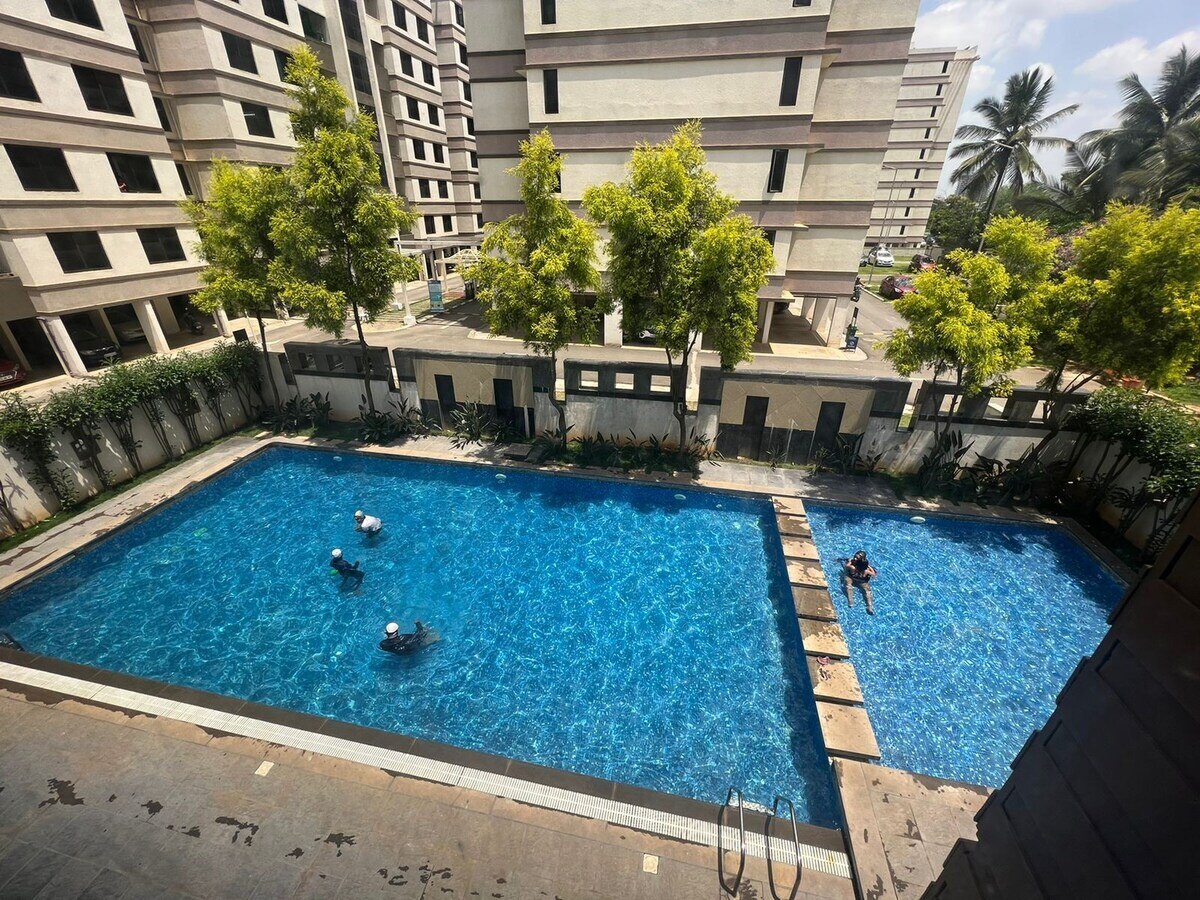 3BHK - Luxury Home Manyata, Airport, Pool, Gym, BH06 - Tap to explore photos