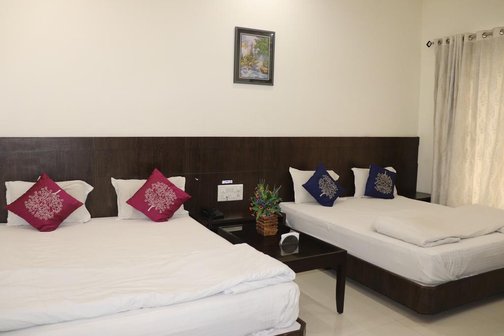 Double Bed Non Ac Single 1