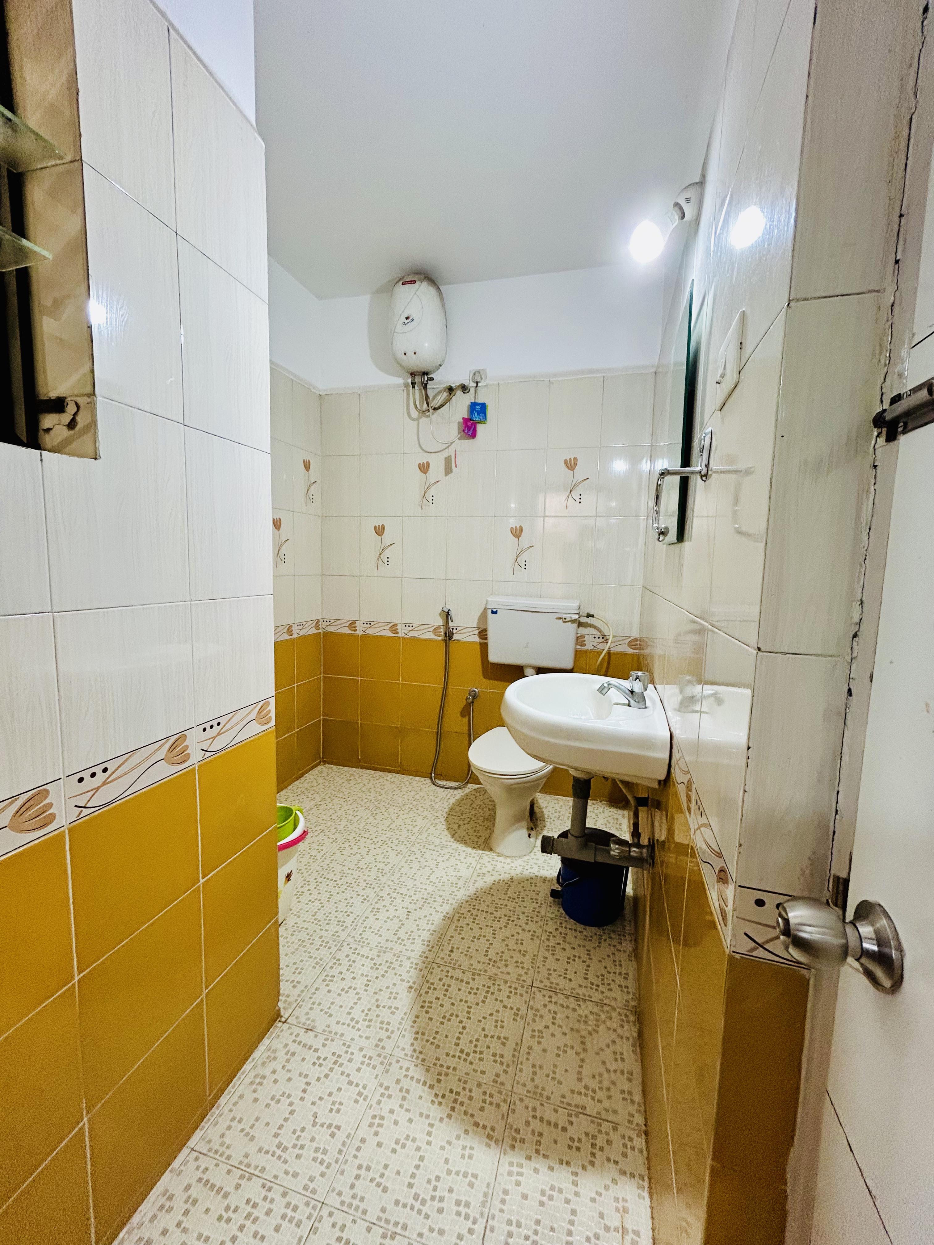 Le' Nora 2 BHK Cozy Apt wth Pool & Kitchen Candolim - Tap to explore photos