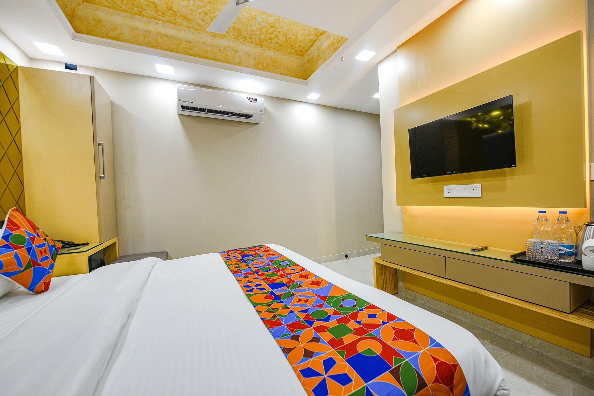 FabHotel Grand Palazzo Paschim Vihar - Tap to explore photos