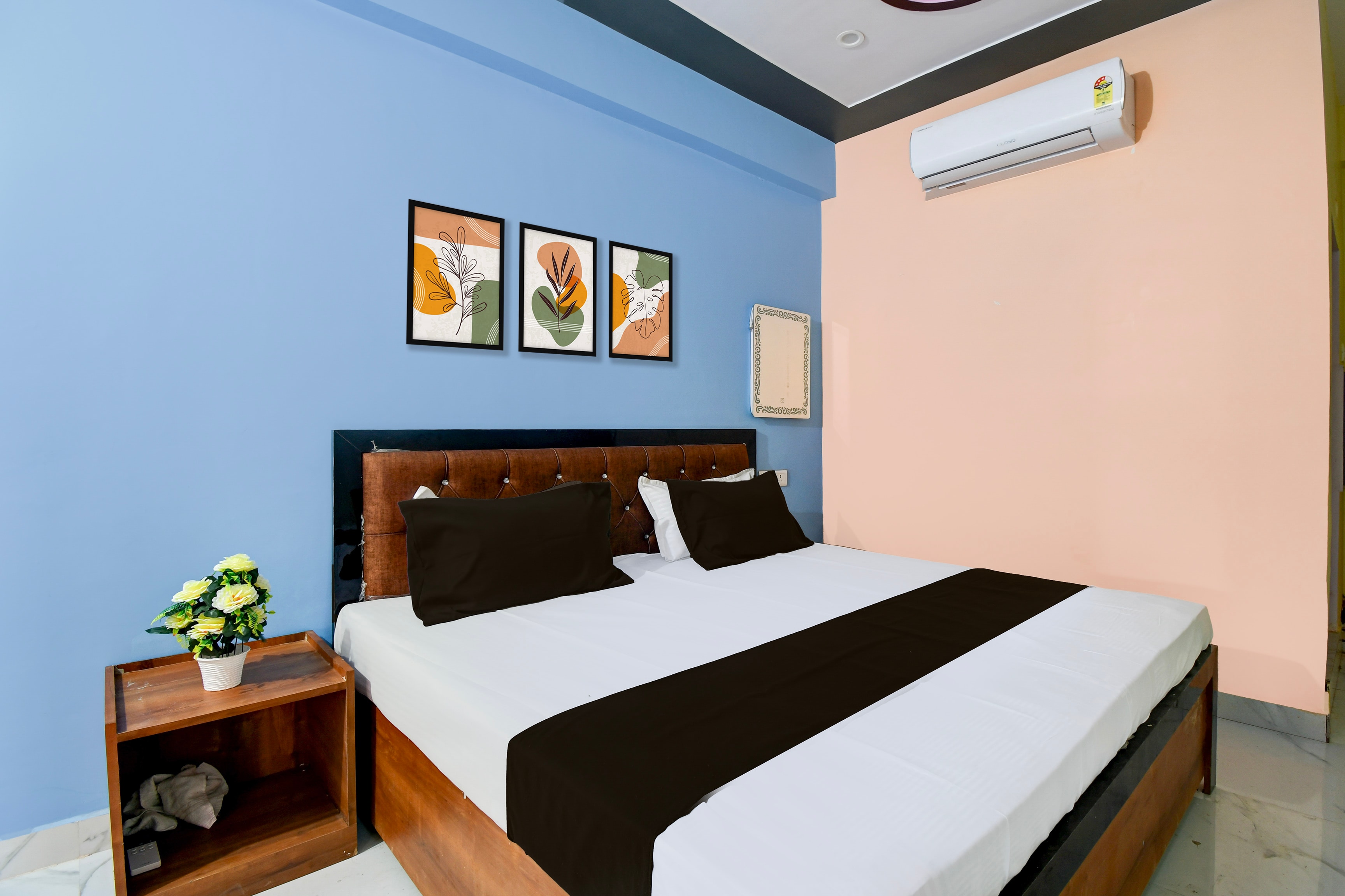 SPOT ON Hotel Rahul Inn - Tap to explore photos