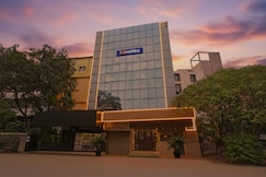 FabHotel Gulshan International - Nr Peter Cat Park Street, Kolkata