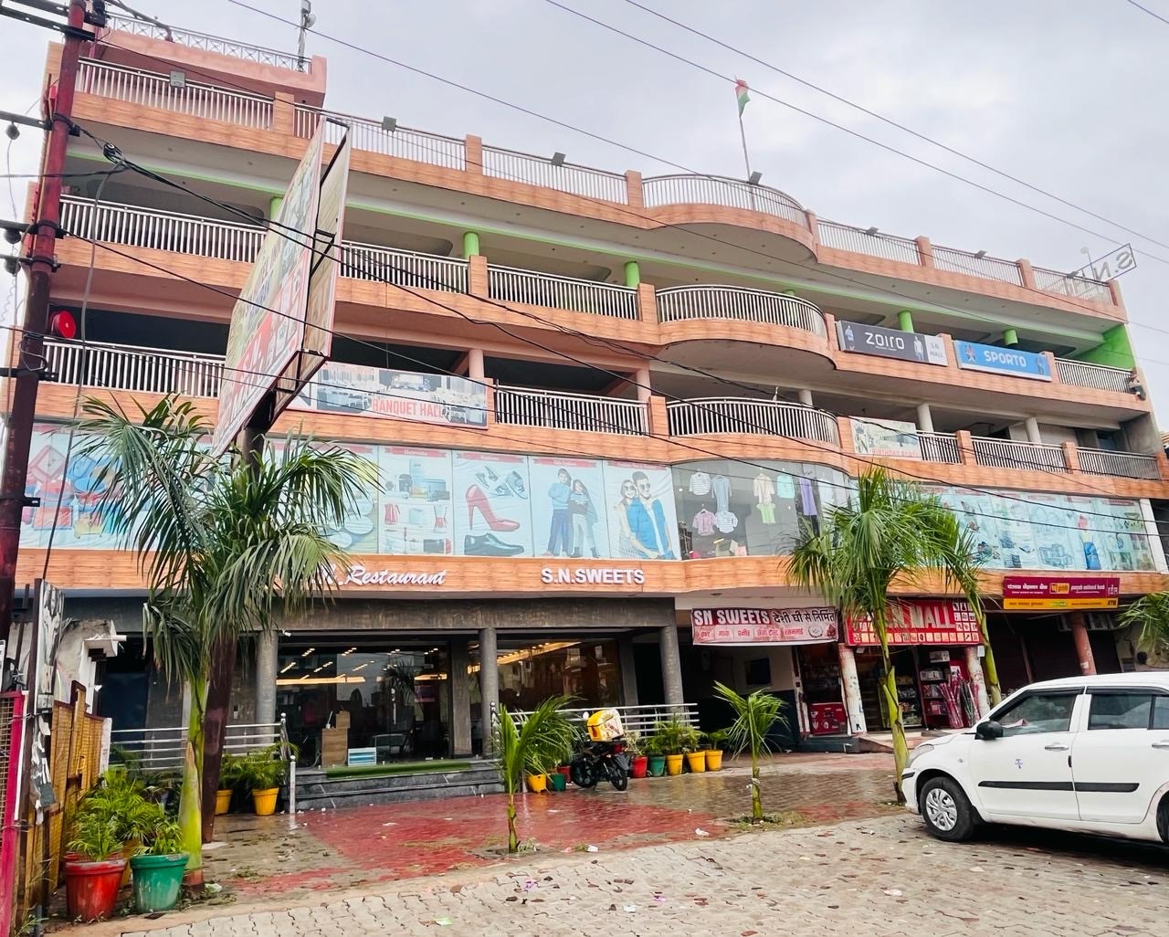 S N HOTEL INN,Bulandshahr - Tap to explore photos