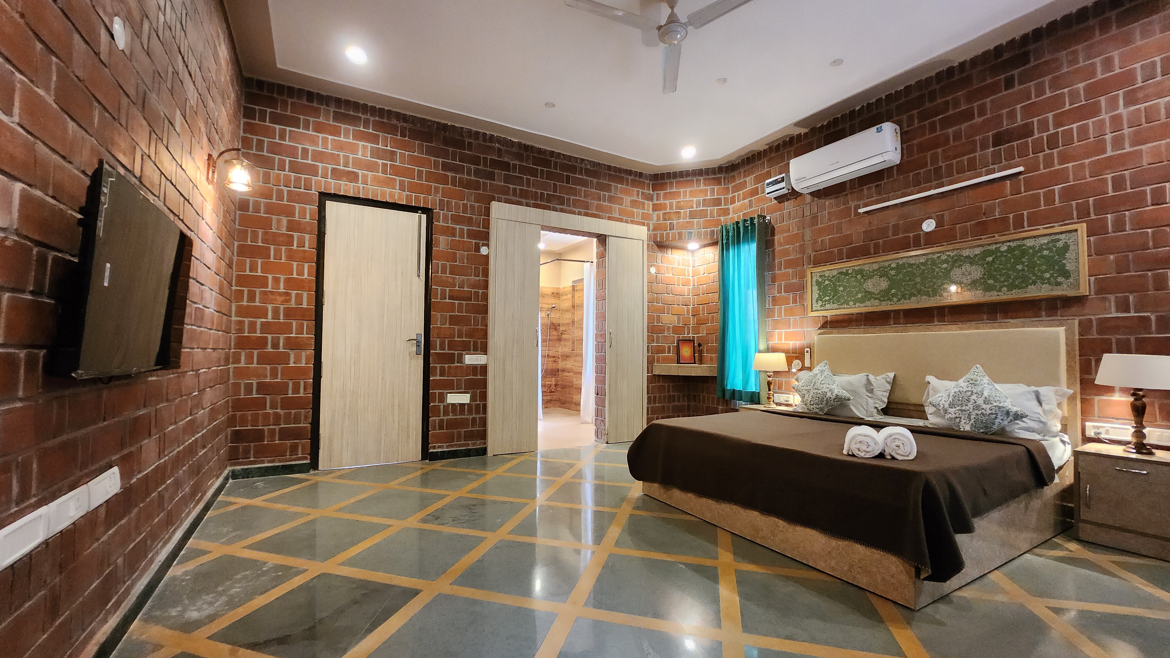 Hostie Tapovan - 3BHK Farm House 40Mins from Gurgaon/Delhi - Tap to explore photos