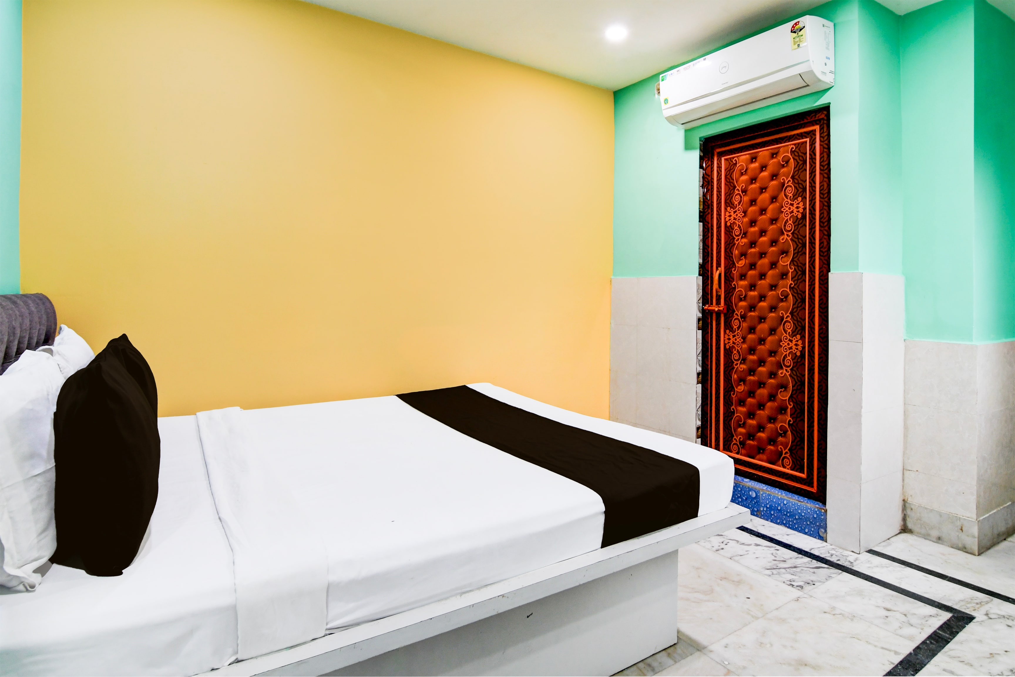 Flagship Ruby Hospital Kolkata - Tap to explore photos