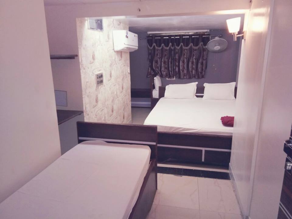Murlidhar Guest House - Tap to explore photos