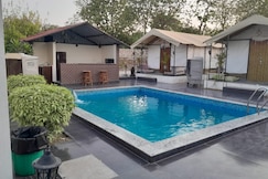 STAY7'TUGFARM, Delhi