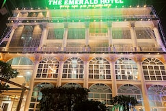 The Emerald Hotel & Siya Milan Banquets, Muzaffarpur