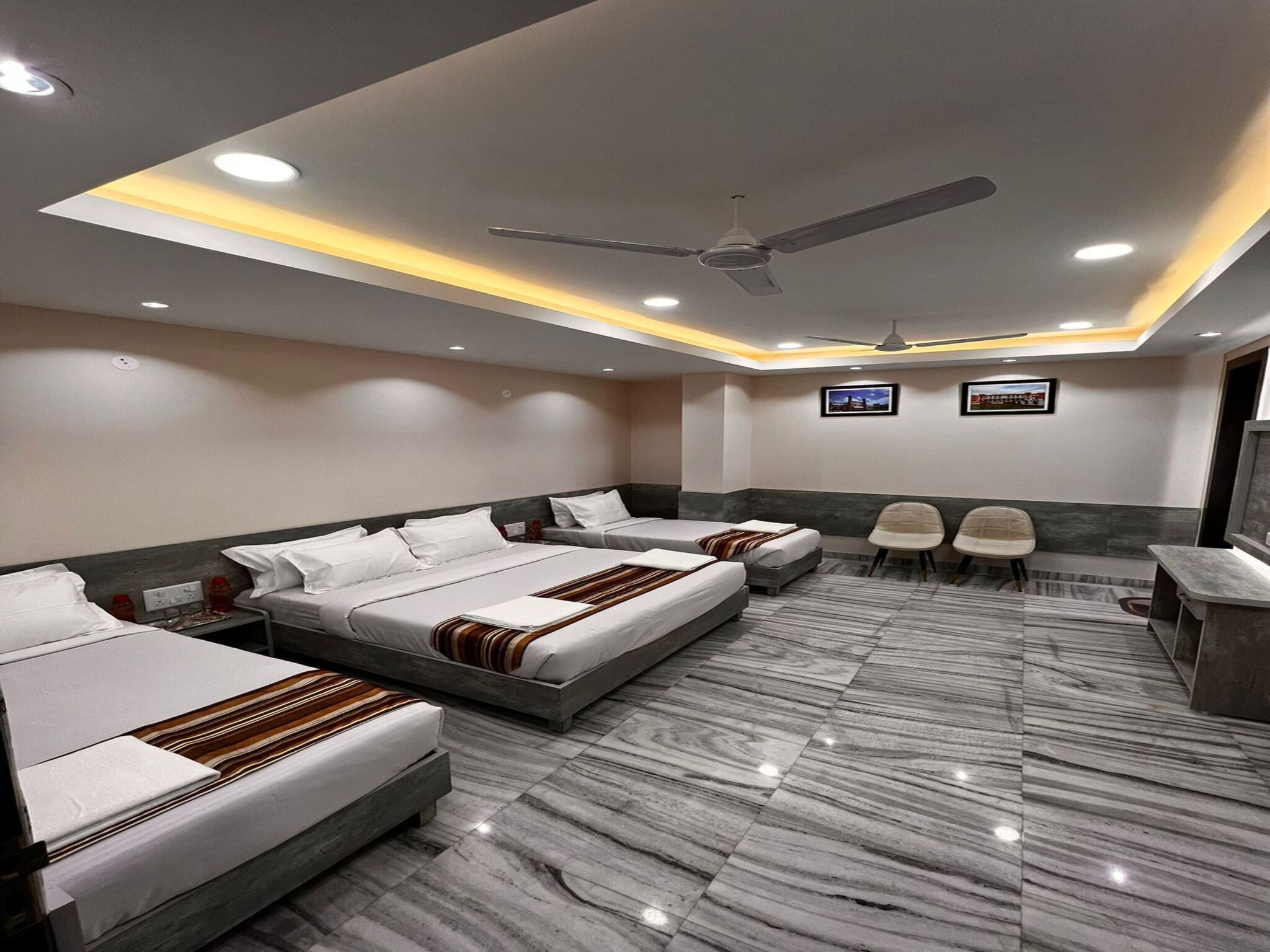 THE COMFORT INN CHANDNI CHOWK - Tap to explore photos