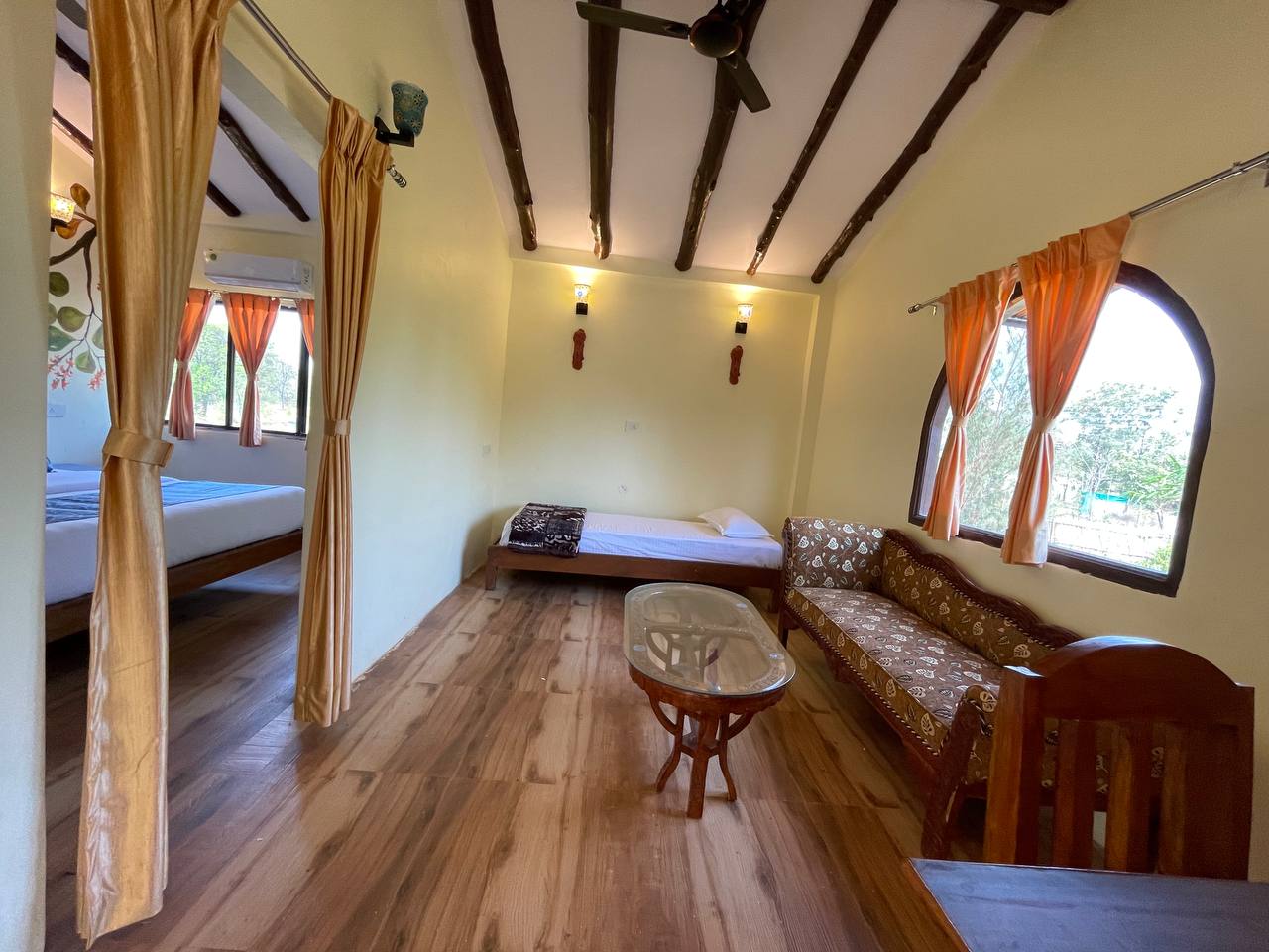 Bagh Kothi Wildlife Resort Tadoba - Tap to explore photos