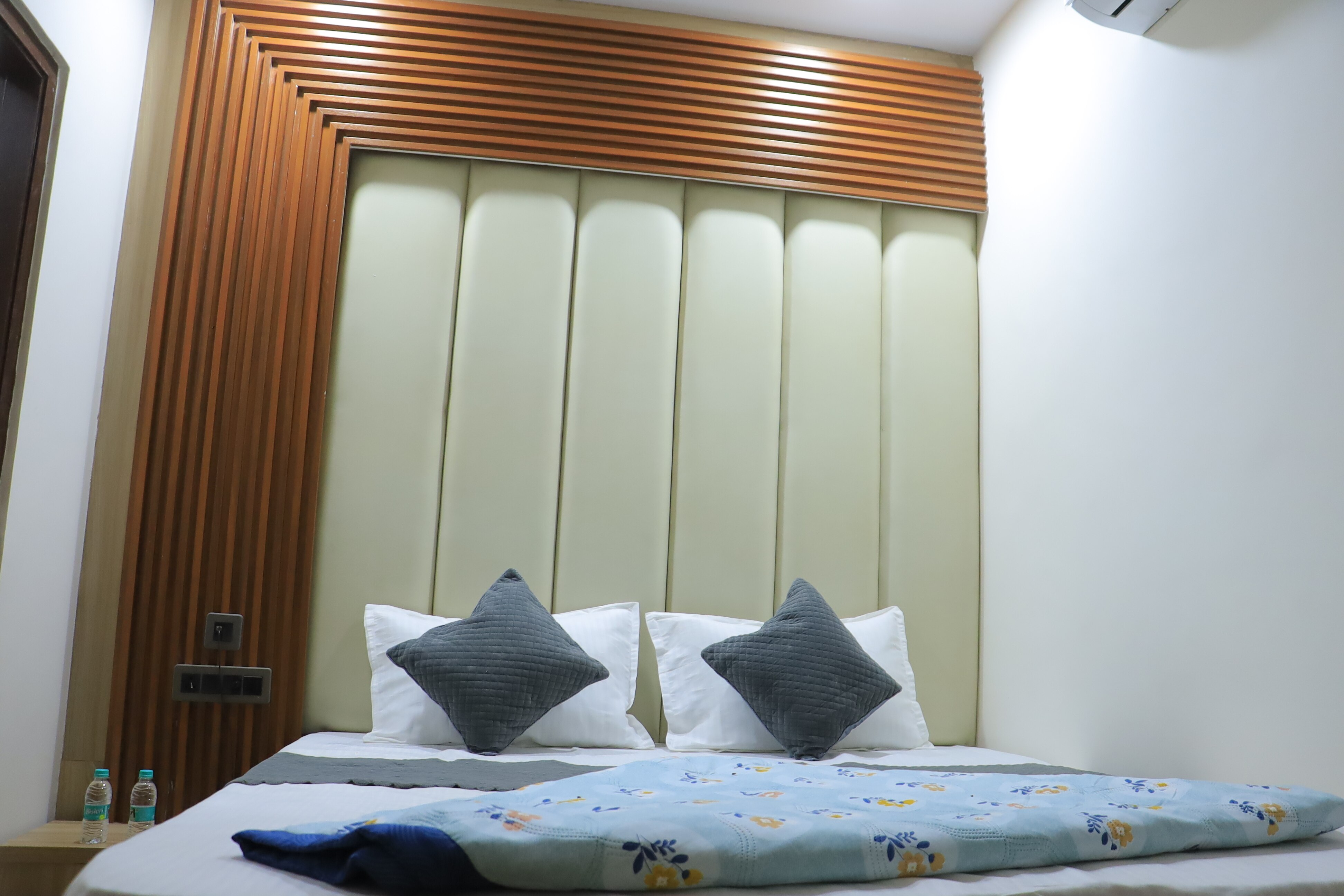 Hotel Forever Inn near golden temple - Tap to explore photos