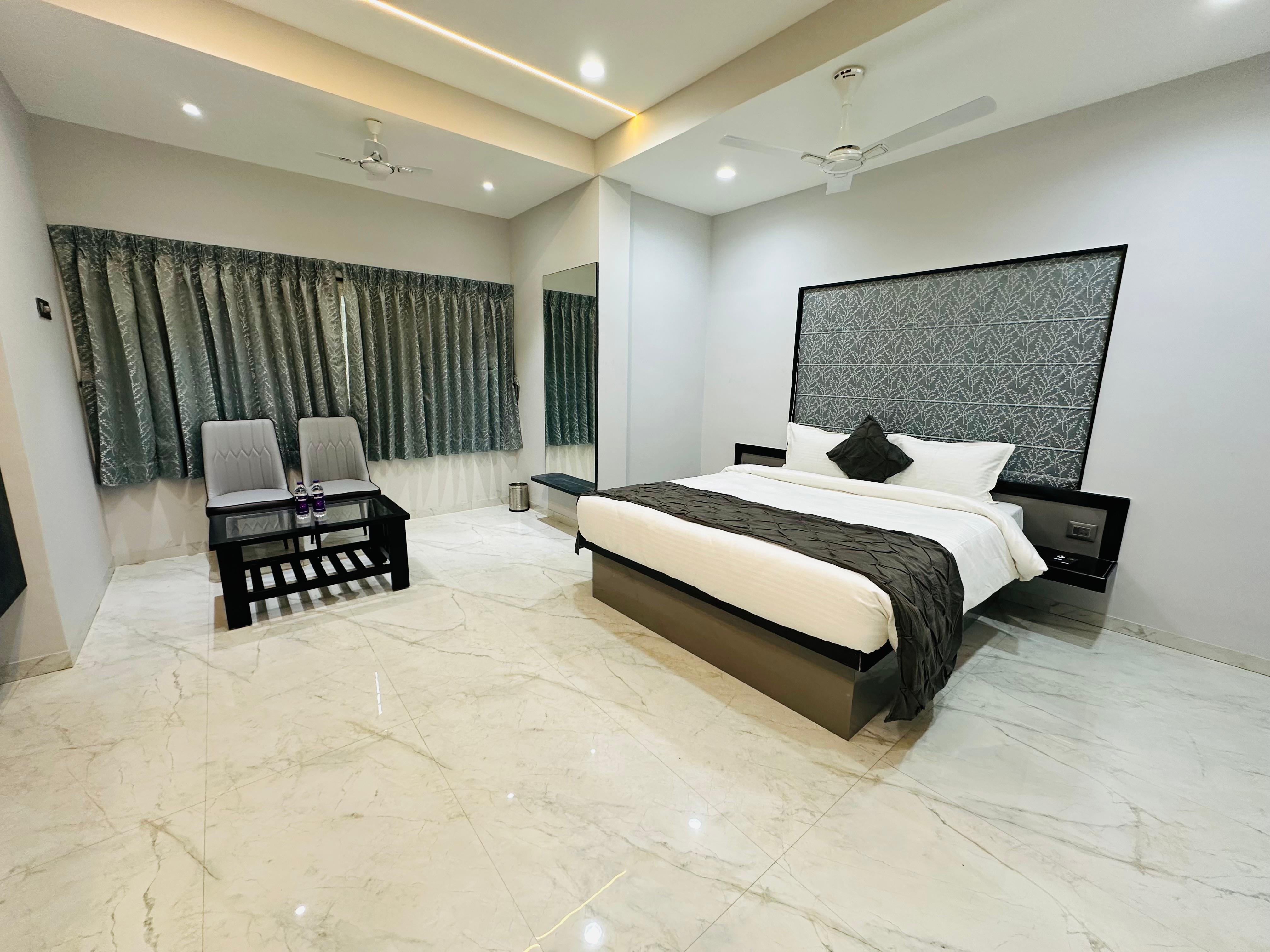 HOTEL DIAMOND 4