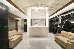Hotel O by OYO Lax, Delhi