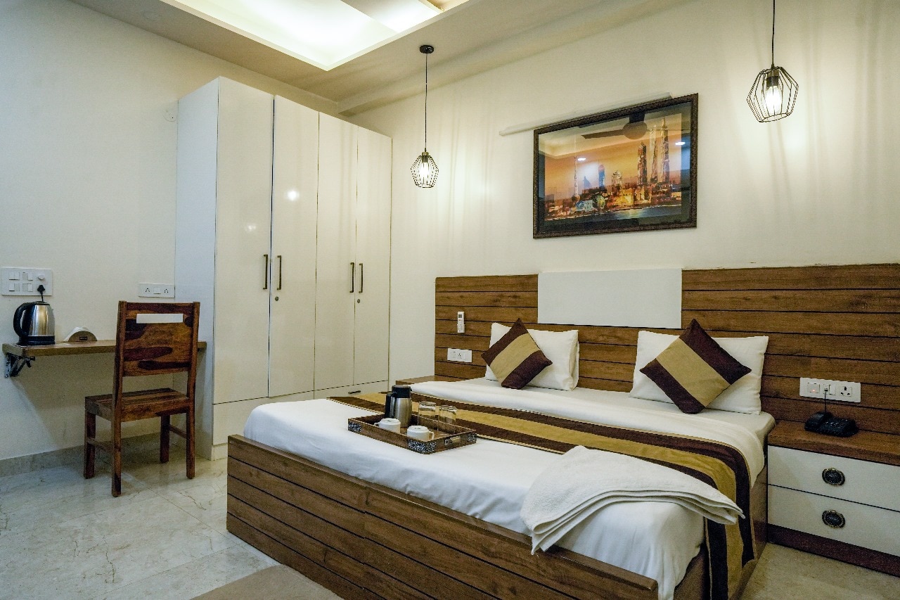 Hotel Maharaja Palace Boutique Hotels Near Medanta Medicity Gurgaon - Tap to explore photos