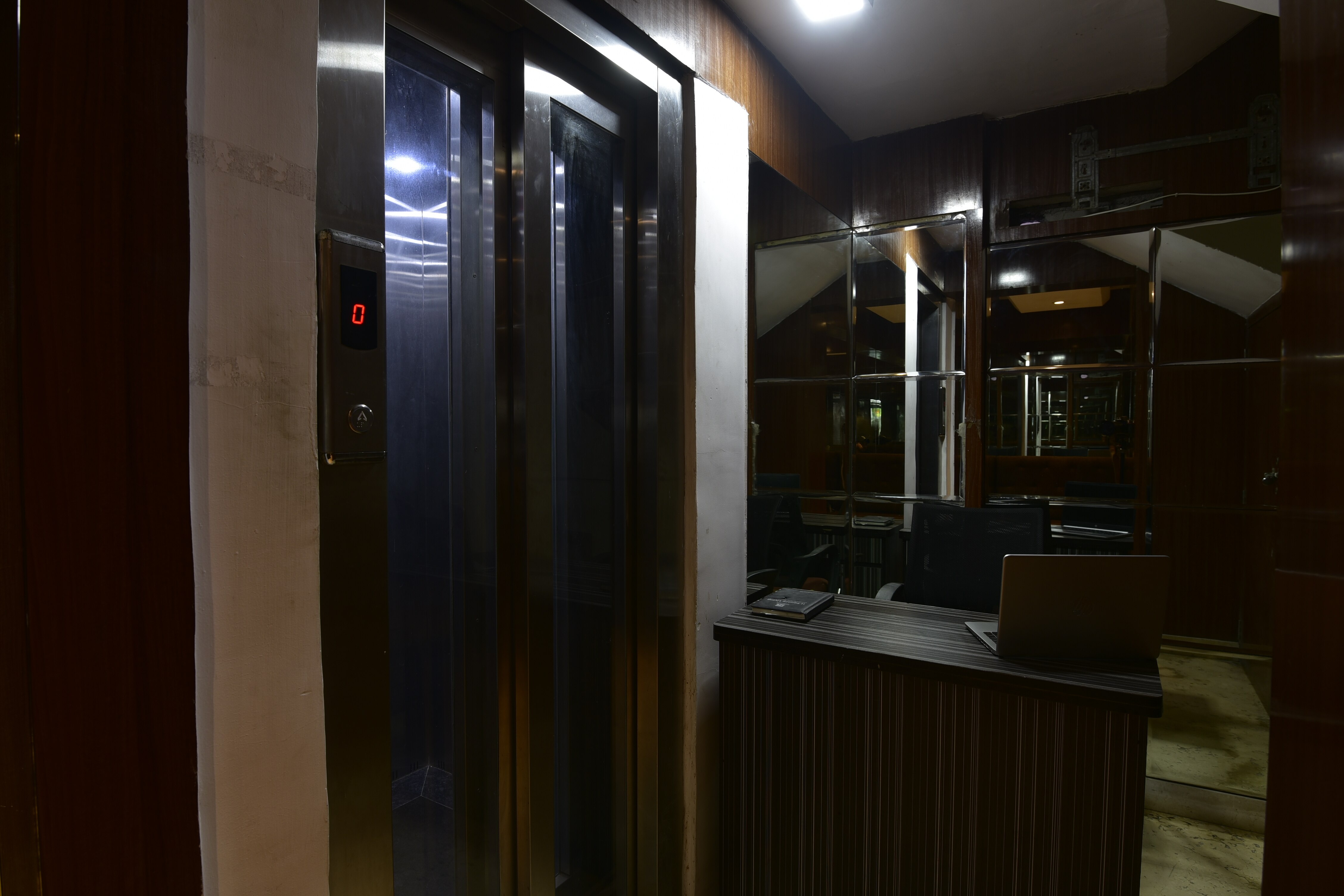 Hsquare Mahim Apartments C - Tap to explore photos