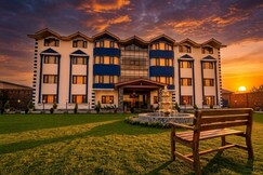 Kashmir Holiday Resort, Srinagar