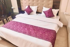 A Hotel Maharaja, Orchha