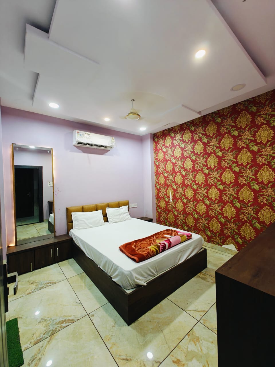 Hotel Jainam Palace - Tap to explore photos