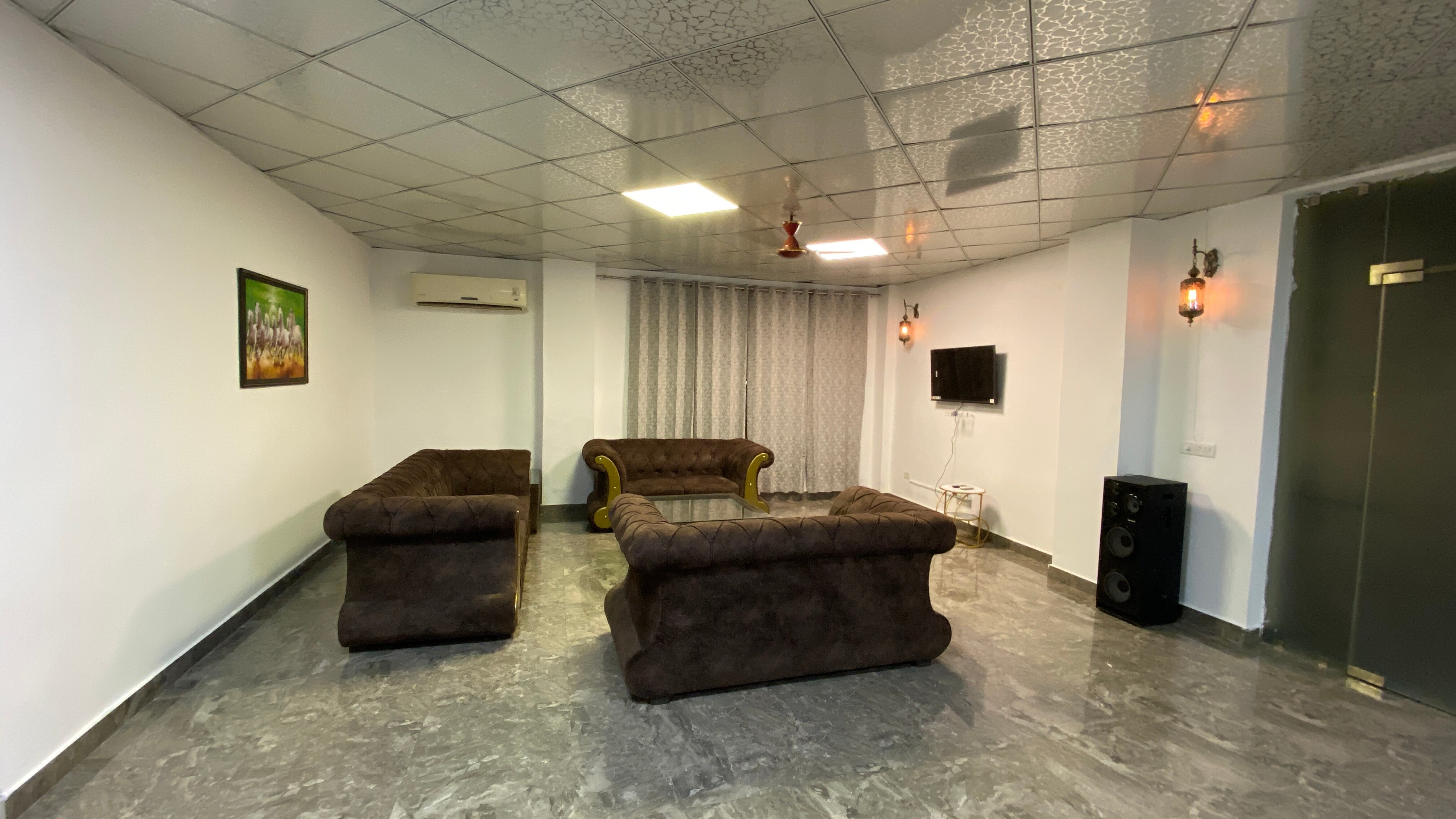 Jashn Bagh 4BHK Farm | Pool | Rain Dance | Near Delhi - Tap to explore photos