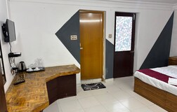 Deluxe With Family Room