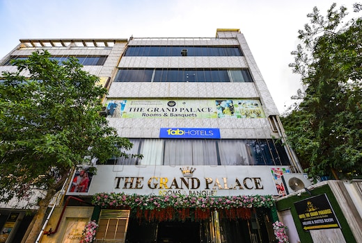 FabHotel The Grand Paradise