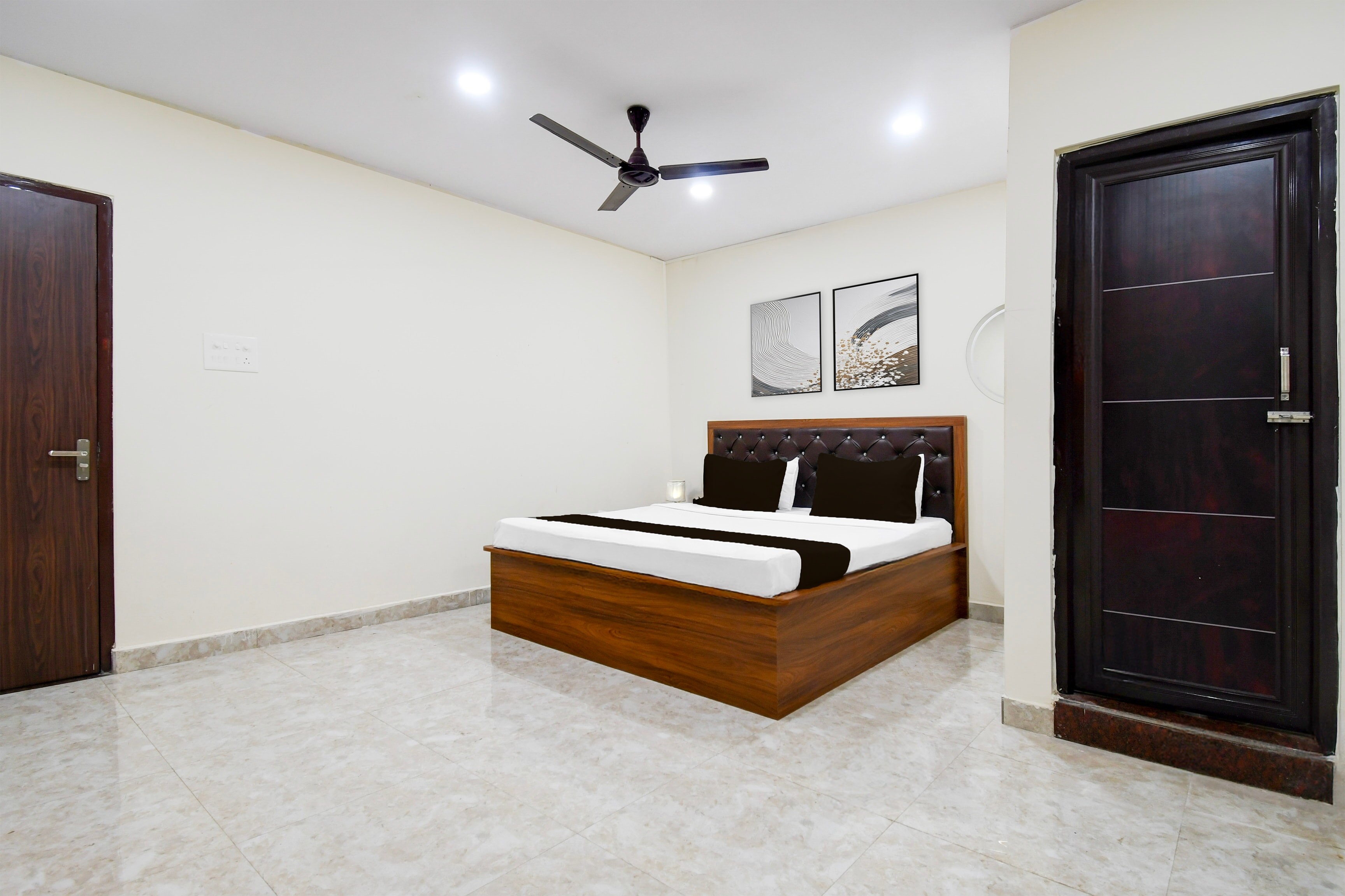Collection O Raghunathpur Formerly Royal Imperial Inn - Tap to explore photos