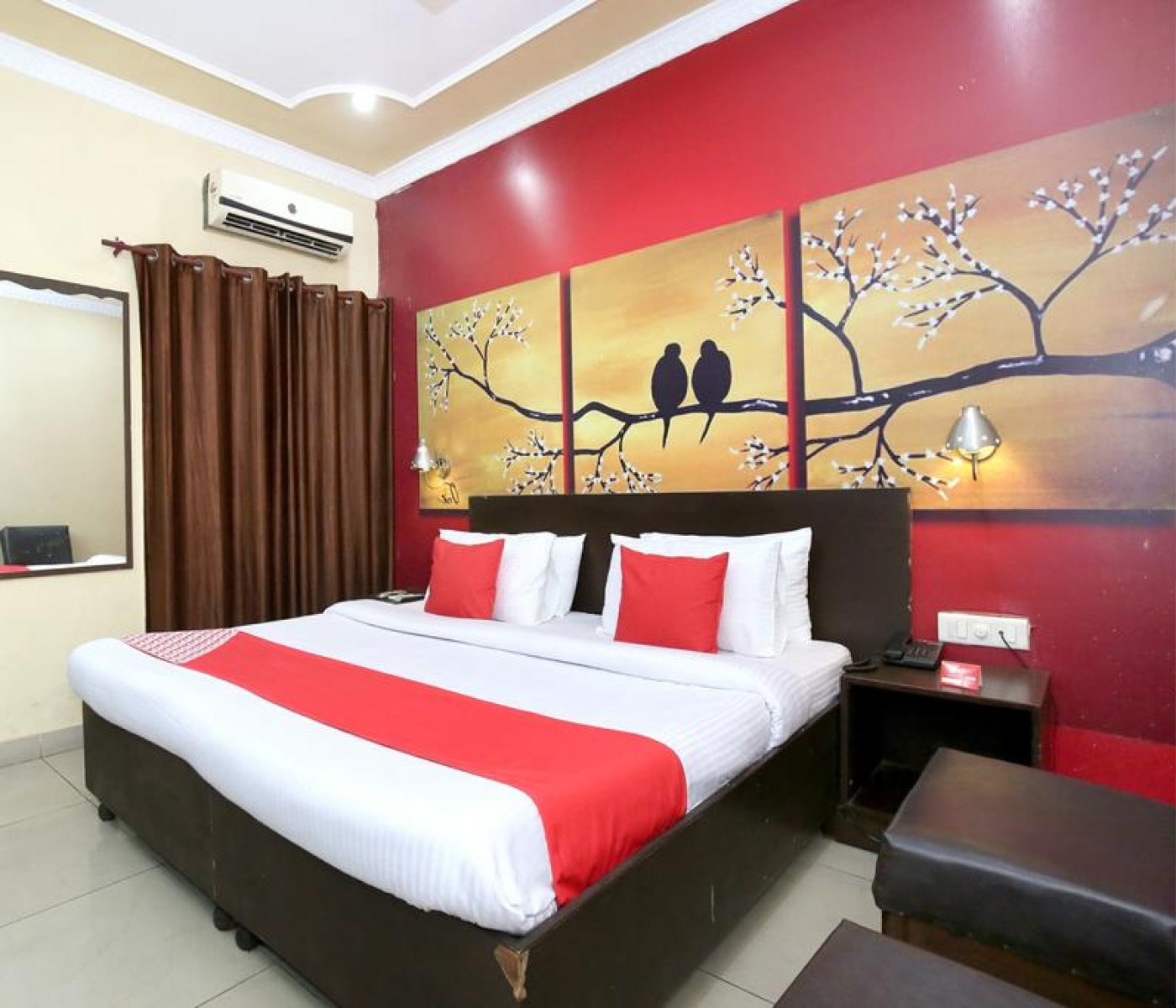 Hotel Seema'Z - Tap to explore photos