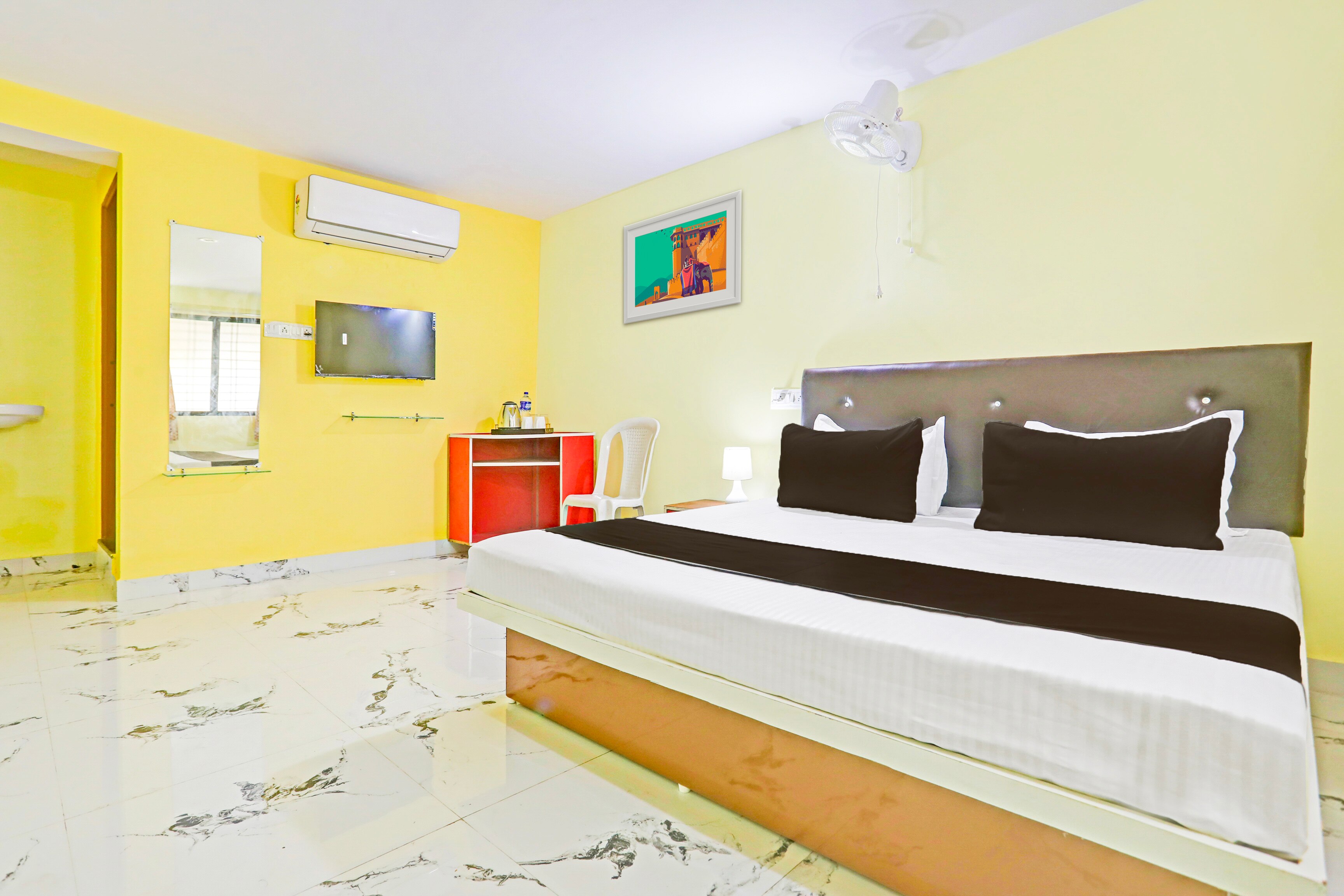 Hotel O Manav Hotel - Tap to explore photos
