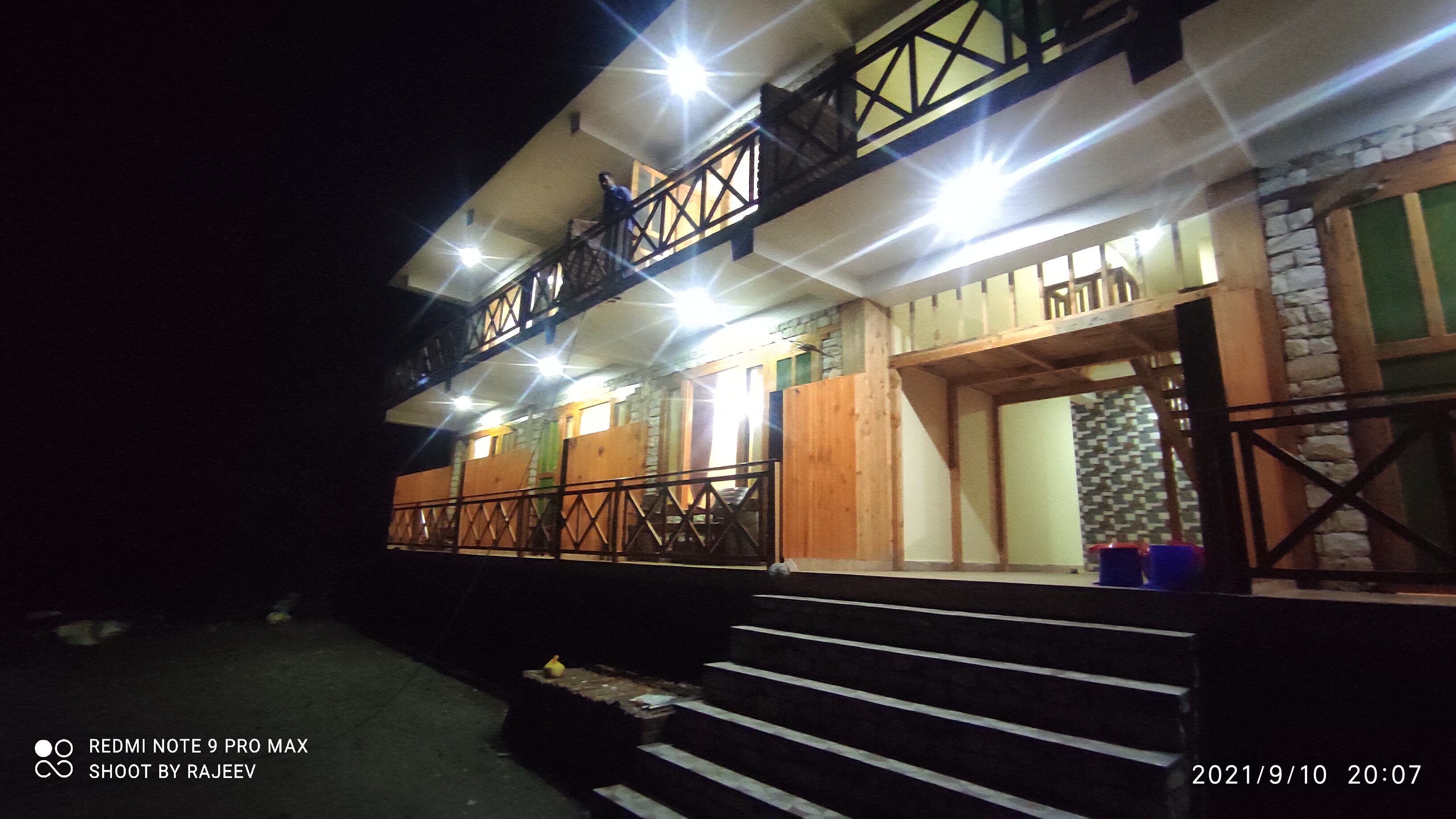 Hotel O Kamal Guest House Tirthan - Tap to explore photos