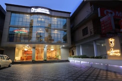 Hotel Livinns Thekkady , Thekkady