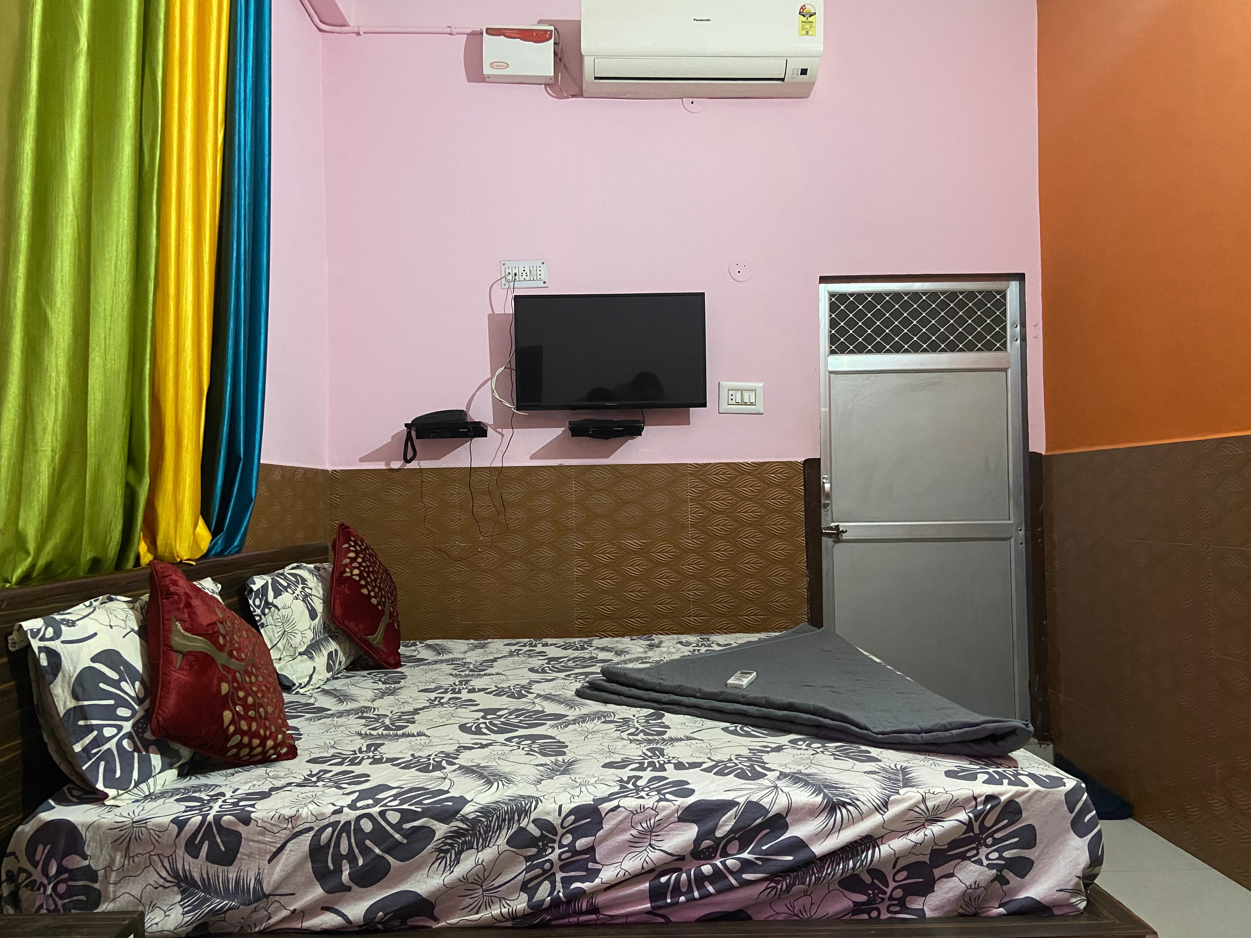 Hotel Shree Krishnam - Tap to explore photos