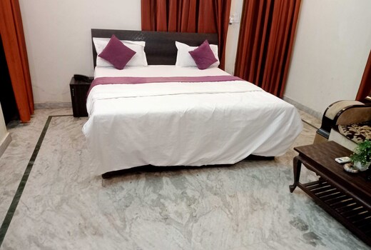 OYO 820349 Hotel SK Grand