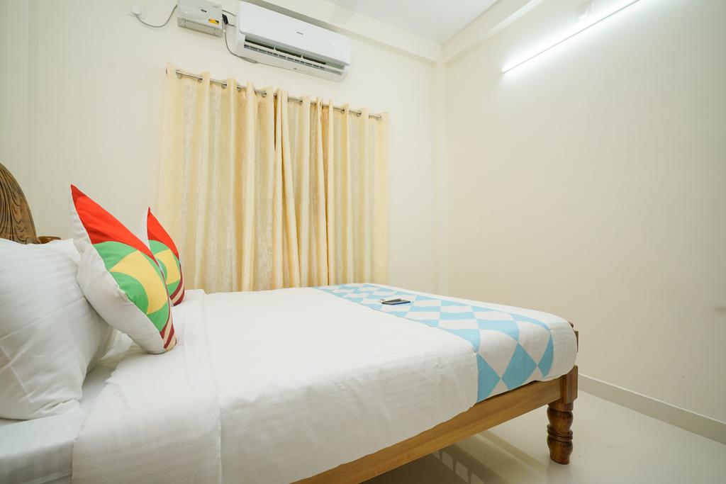 Nautika Homestay - Tap to explore photos