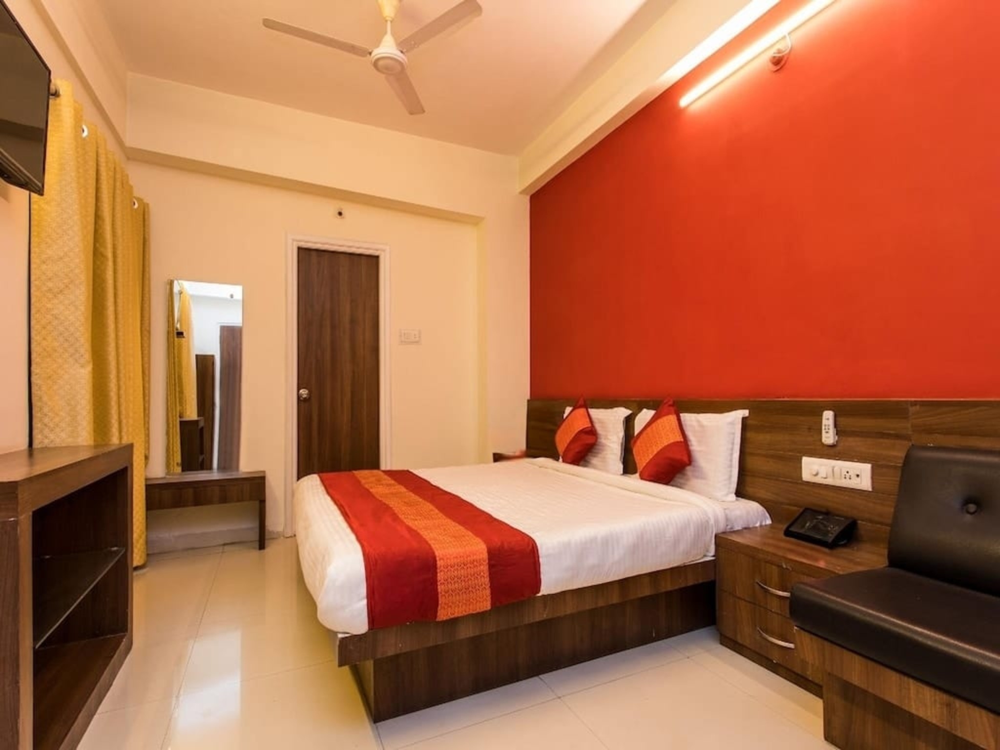 Hotel Kumars - Tap to explore photos