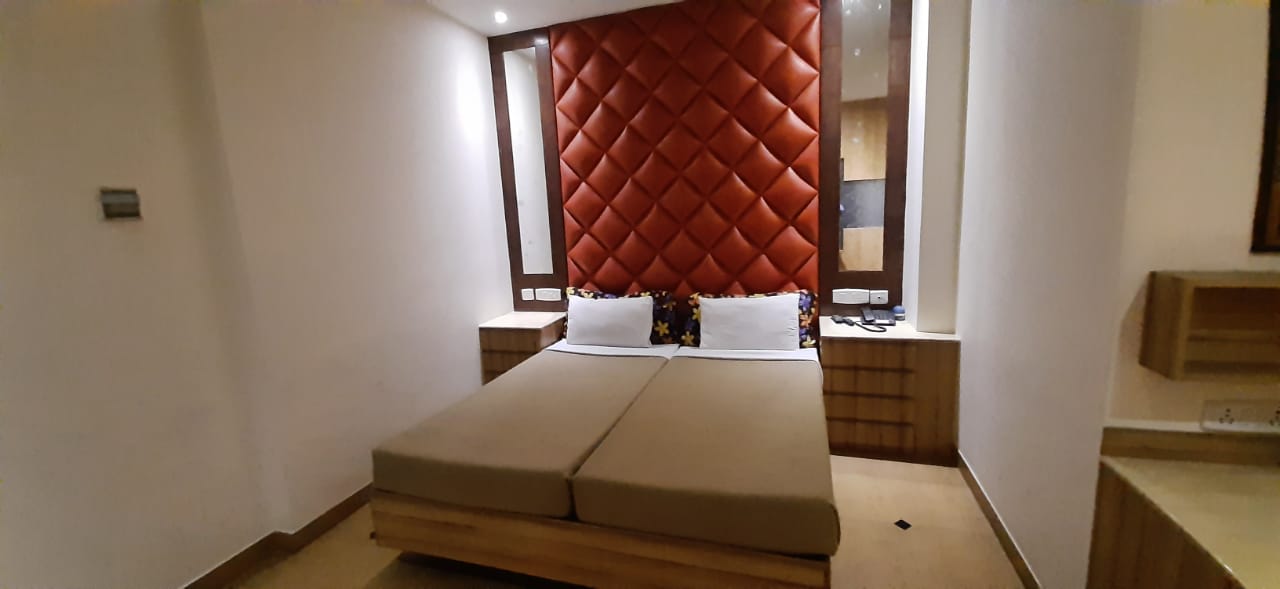 HOTEL MELROSE INN - 500 MTR from Railway Station - Tap to explore photos
