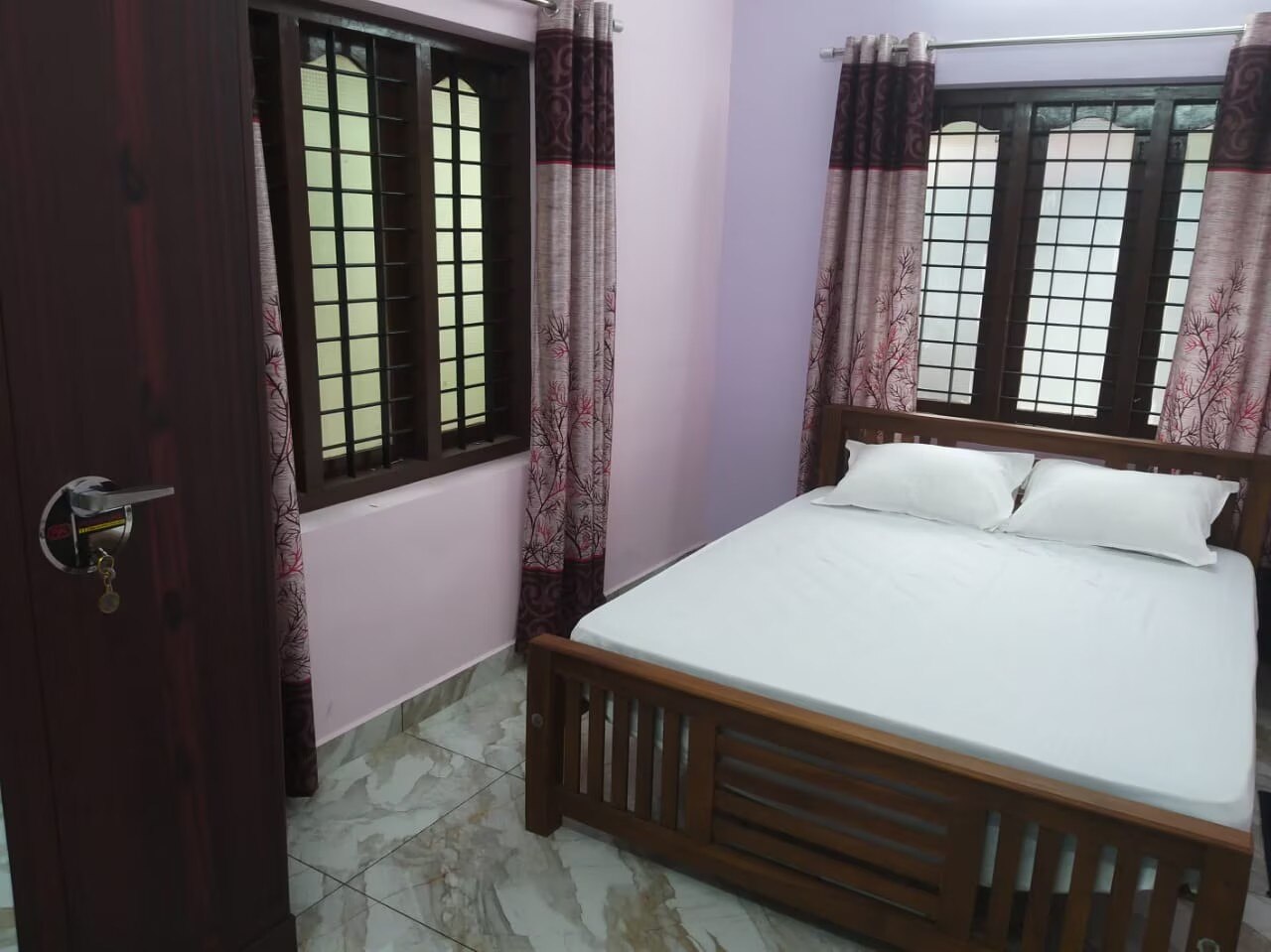 Diskuls Homestays - Tap to explore photos