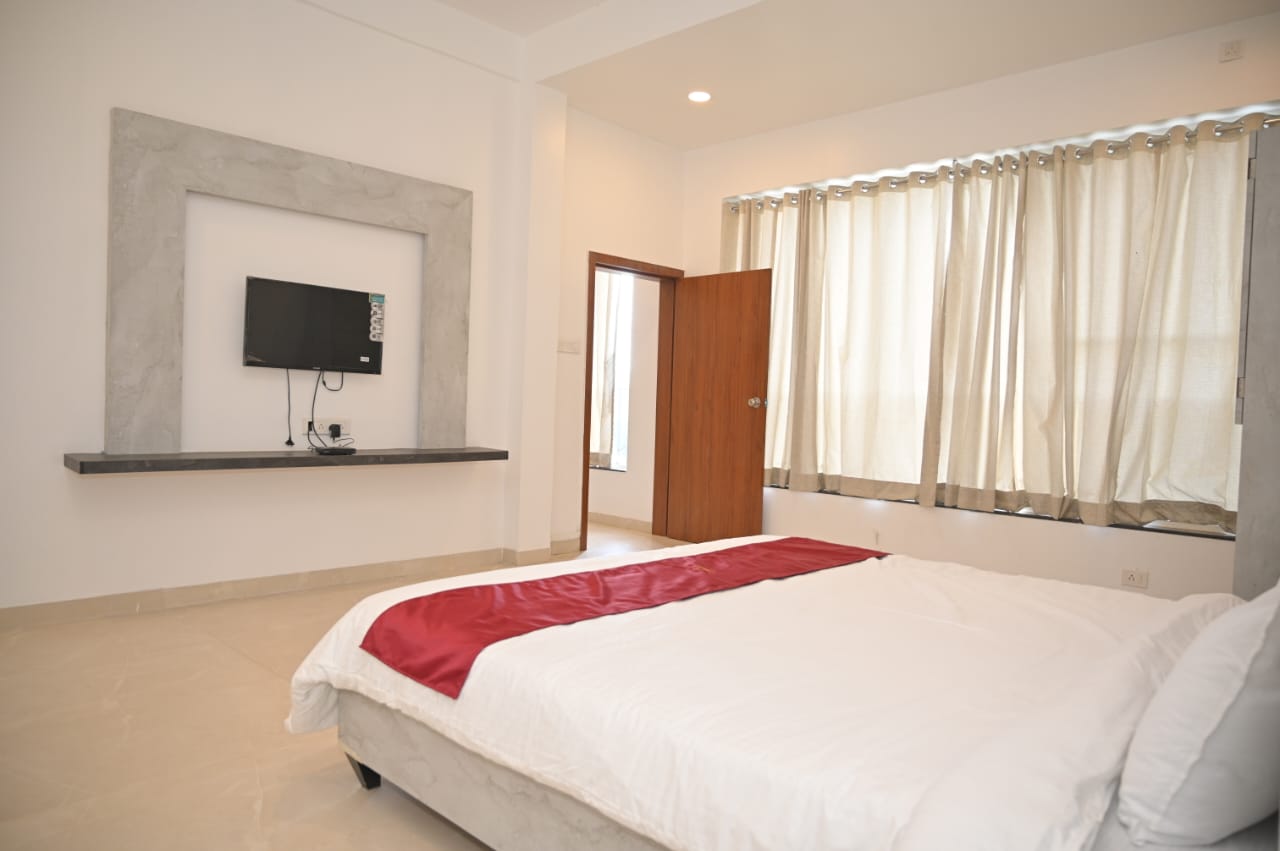 Irra Executive Lodging and Boarding - Tap to explore photos